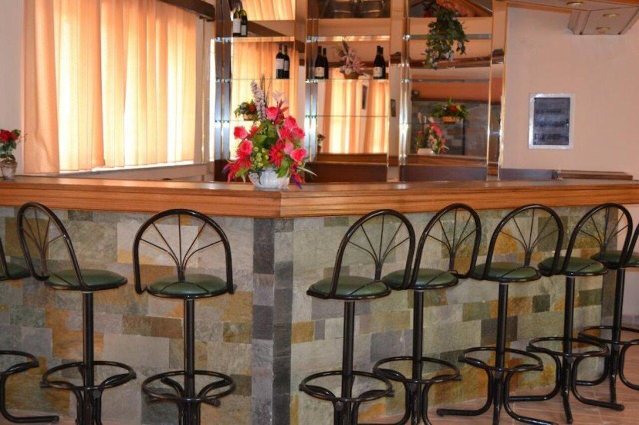Karavos Hotel Apartments Архангелос Экстерьер фото