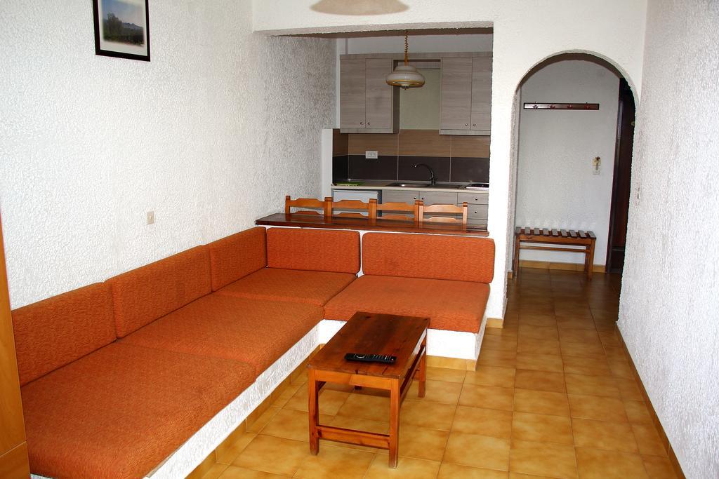 Karavos Hotel Apartments Архангелос Номер фото