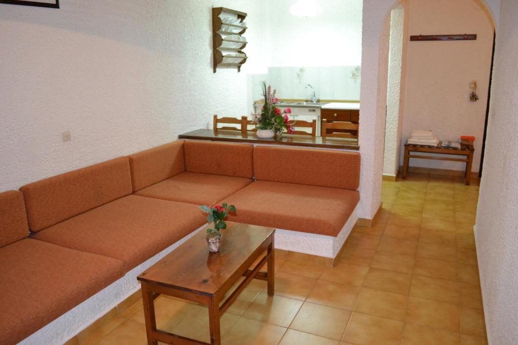 Karavos Hotel Apartments Архангелос Номер фото